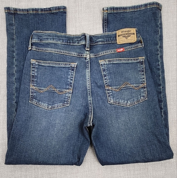 Wrangler Bootcut Dark Wash Denim Jeans. 30×30 - Picture 5 of 6